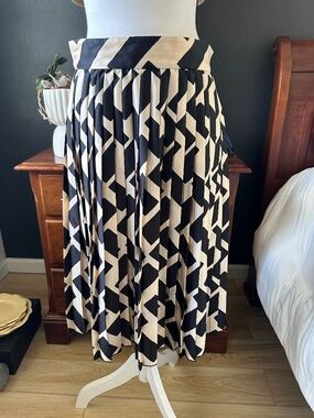 NWT Mango tan and black abstract pleat midi skirt - size euro 40